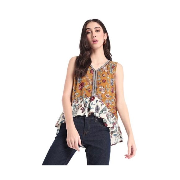 Myra Bag Albartoss Top  - Picture 2 of 11